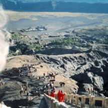 19981001 Bromo 10 we zijn boven op de kraterrand 01