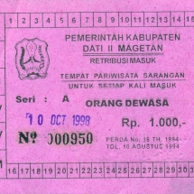 19981010 Sarangan onderweg naar Yogyakarta (4) de wijze man orang dewasa 01