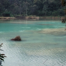 19981016 Dieng plateau 03 het kleurenmeer (2)