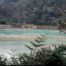 19981016 Dieng plateau 03 het kleurenmeer (3)